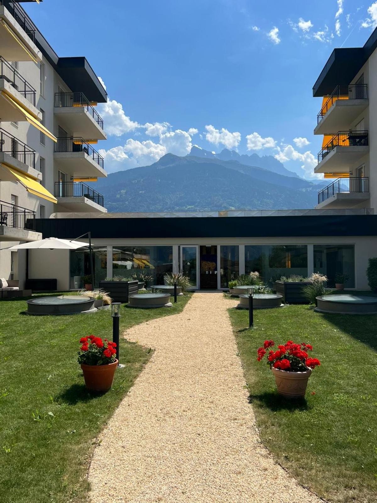 Alp Art Hotel Monthey Collombey-Muraz Exterior foto